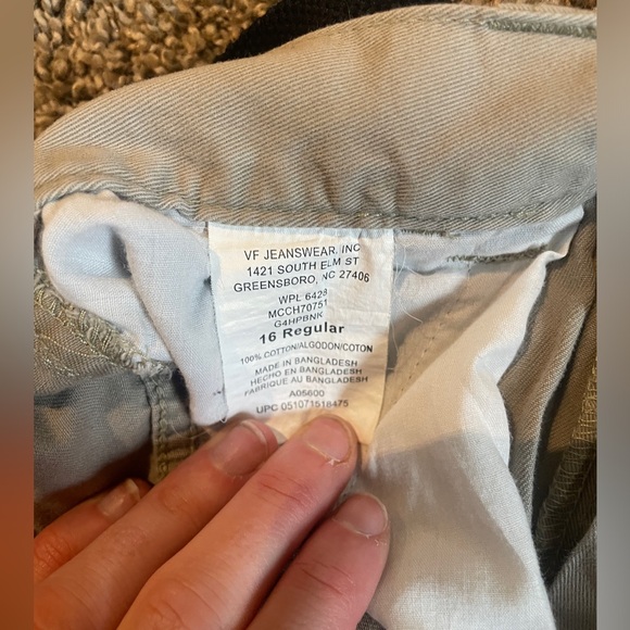 Cargo Shorts w/ belt - Picture 4 of 4